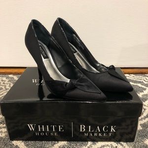 White House Black Market Brady Pump 6.5